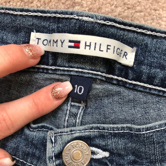 Cropped Mom Jeans - Picture 6 of 6